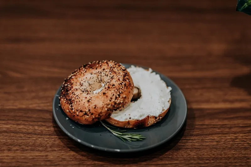 Cream Cheese Bagel Nutrition: A Simple Guide